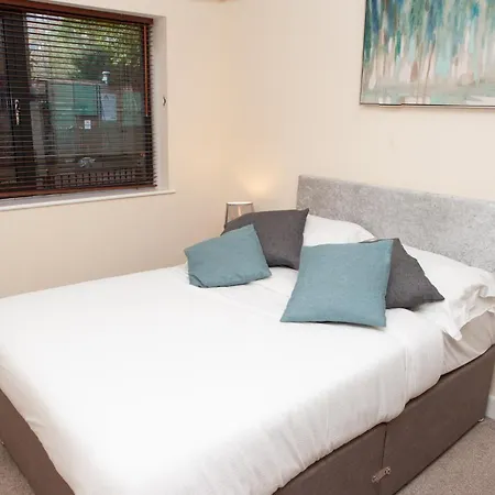 Modern 1 Bedroom In Central Lägenhet